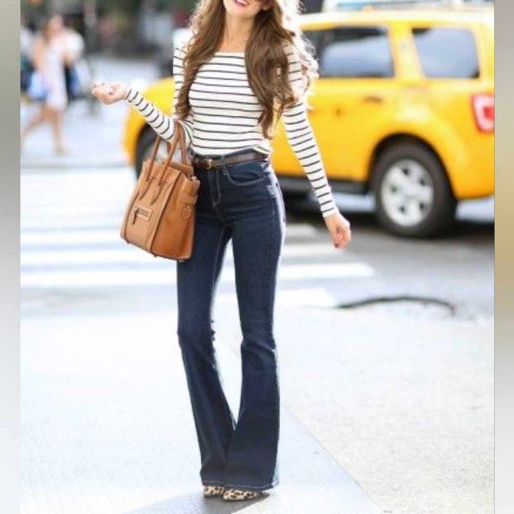 JUICY COUTURE "Emerson" 5-Pocket High-Rise Flare Bell-Bottom Jeans Size 27